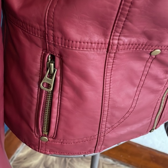 TCEC Burgundy faux leather jacket - Picture 4 of 8